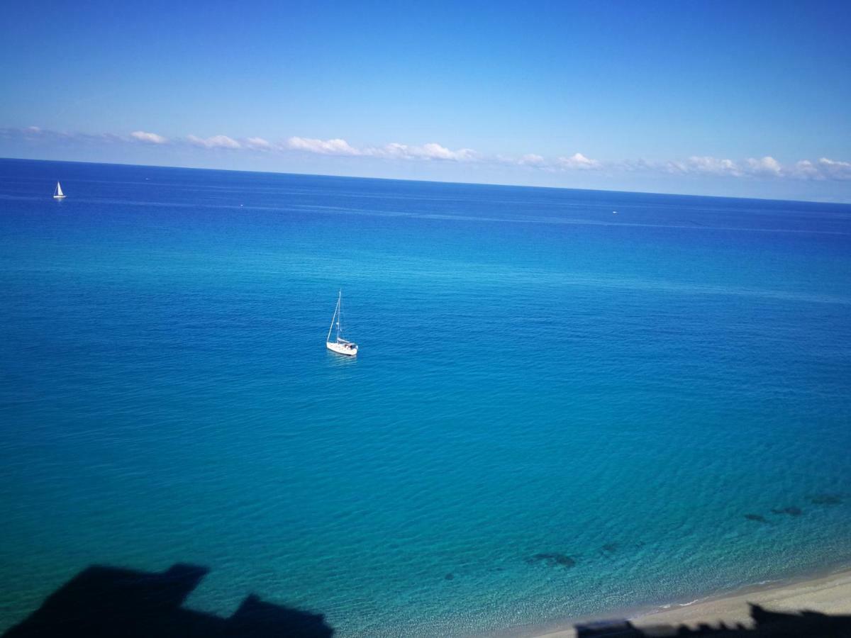 Isola Bella Sea-View Apartment Тропеа Екстер'єр фото