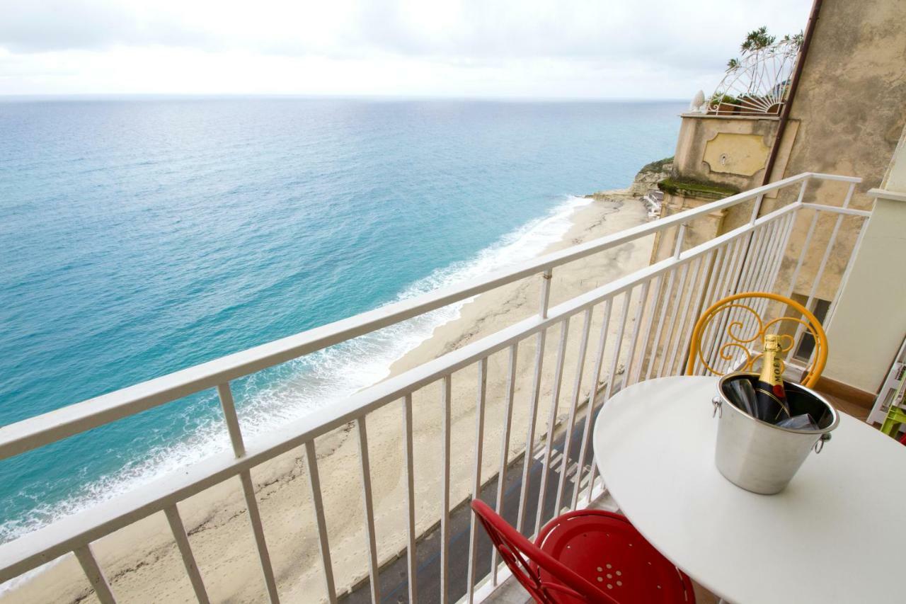 Isola Bella Sea-View Apartment Тропеа Екстер'єр фото