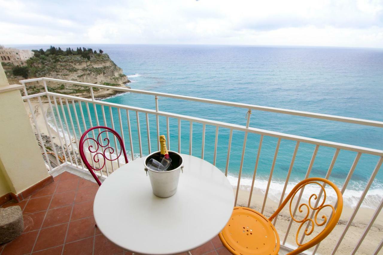 Isola Bella Sea-View Apartment Тропеа Екстер'єр фото